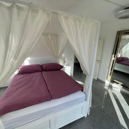 Romantica Apartment *